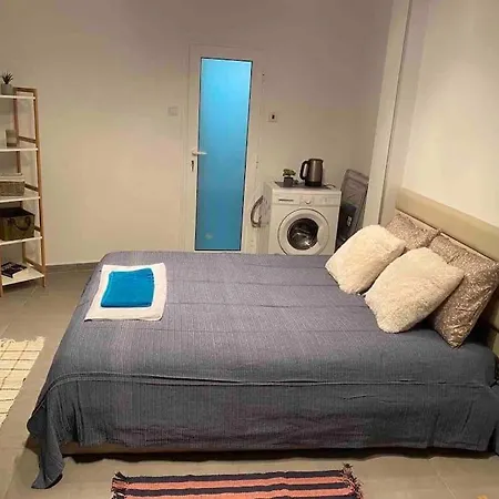 Студио Със Самостоятелен Вход В Центъра На Града И До Морето Appartement *