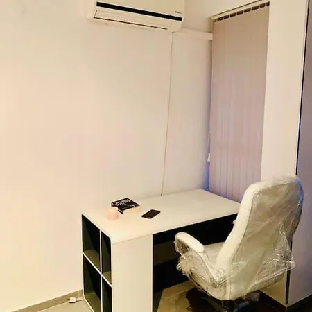Студио Със Самостоятелен Вход В Центъра На Града И До Морето Appartement Burgas